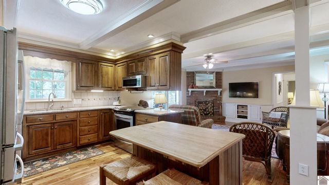 223 Circle Drive, Mayfield, KY 42066