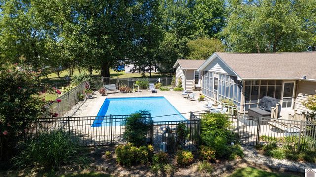 223 Circle Drive, Mayfield, KY 42066
