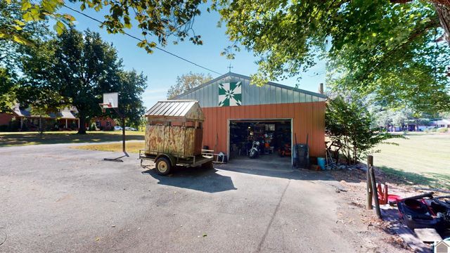 223 Circle Drive, Mayfield, KY 42066