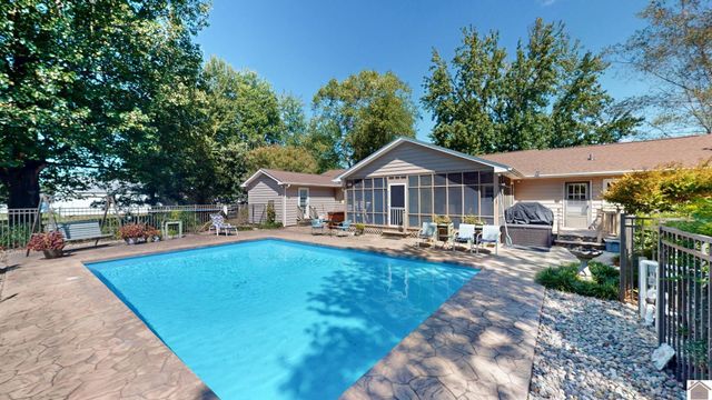 223 Circle Drive, Mayfield, KY 42066