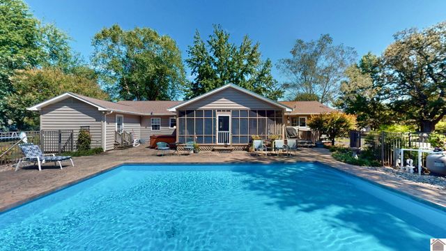 223 Circle Drive, Mayfield, KY 42066