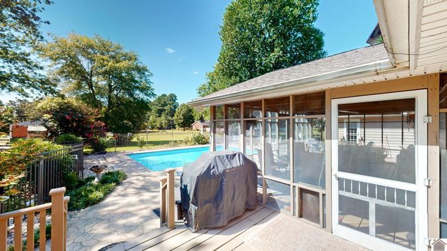 223 Circle Drive, Mayfield, KY 42066