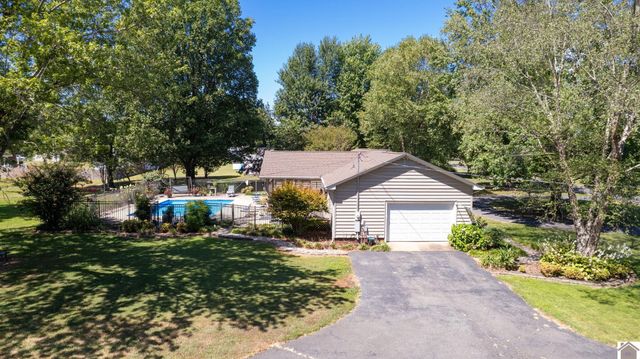 223 Circle Drive, Mayfield, KY 42066