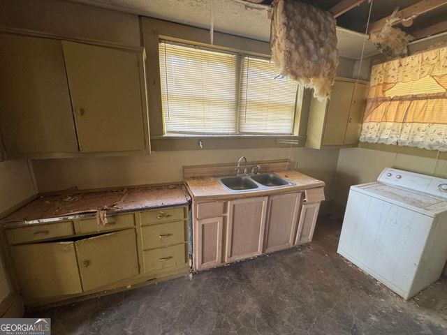 718 N Hill Street, Griffin, GA 30223