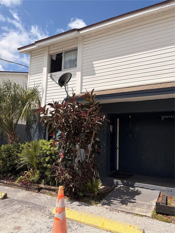 13050 LONDONDARY PLACE, Tampa, FL 33612