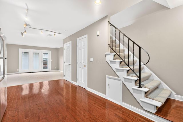 825 Mcclain Road, Columbus, OH 43212
