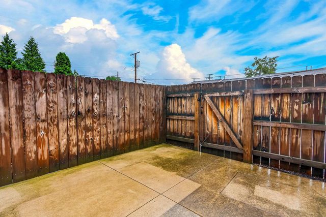 825 Mcclain Road, Columbus, OH 43212