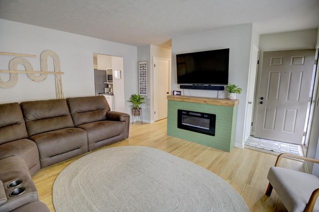 825 Northland Drive, Madison, WI 53704
