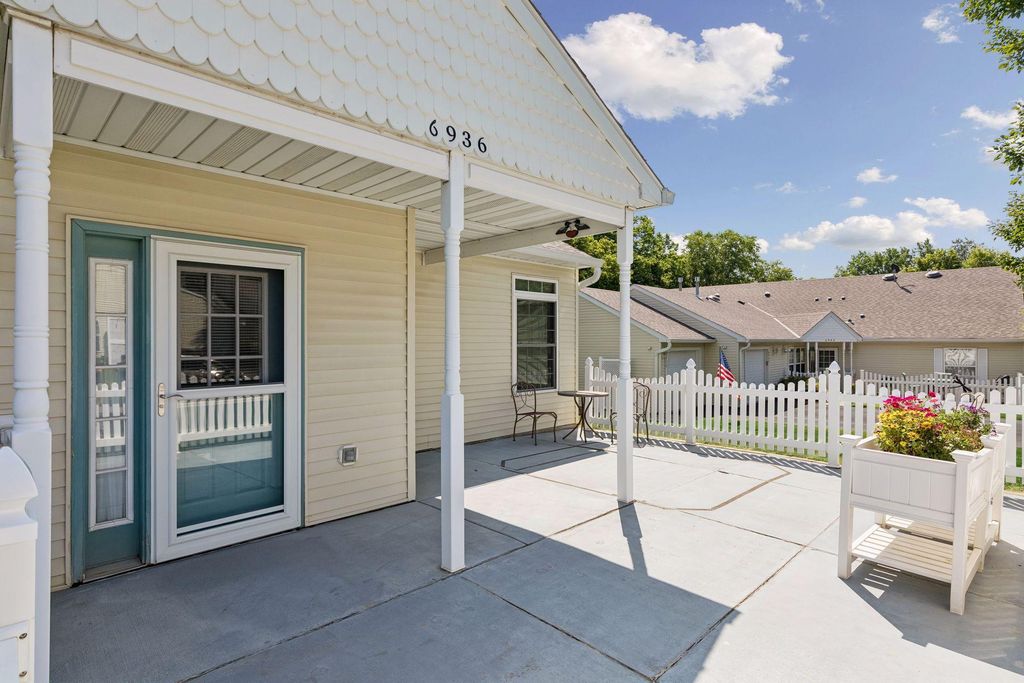 6936 Inverness Court 23, Inver Grove Heights, MN 55077 — photo 4