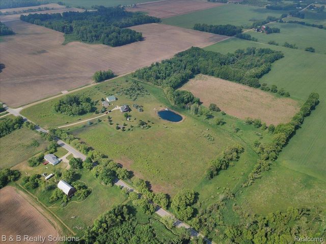 10071 N Hillman Road, Belvidere Township, MI 48850