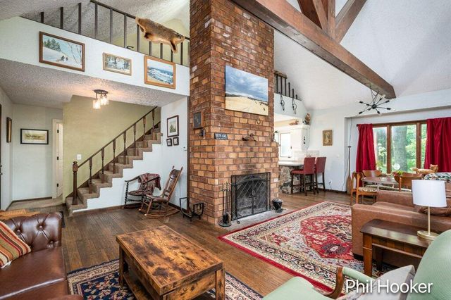 996 Prairie Creek Road, Ionia Twp, MI 48846