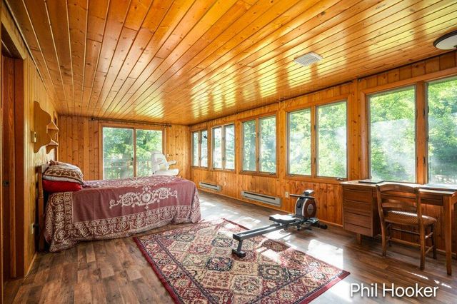 996 Prairie Creek Road, Ionia Twp, MI 48846