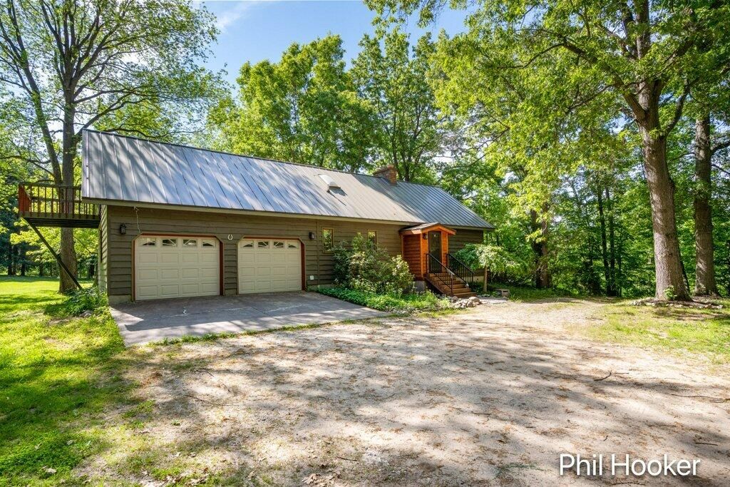 996 Prairie Creek Road, Ionia Twp, MI 48846
