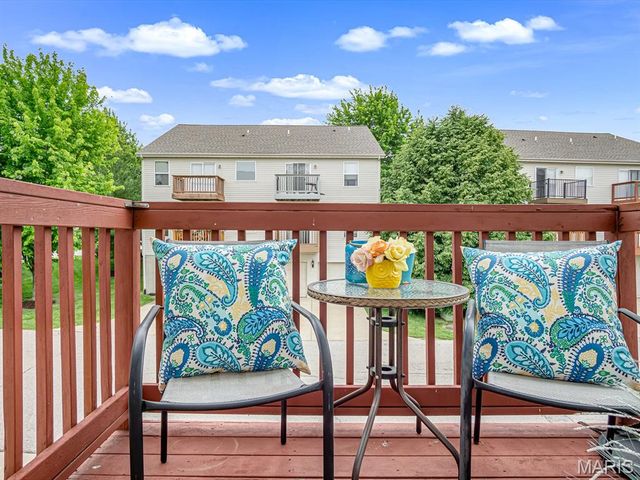 724 Harbor Woods Drive B, Fairview Heights, IL 62208
