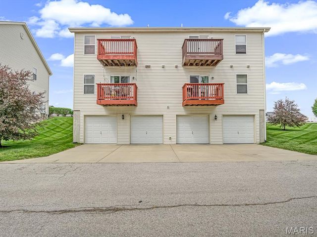724 Harbor Woods Drive B, Fairview Heights, IL 62208