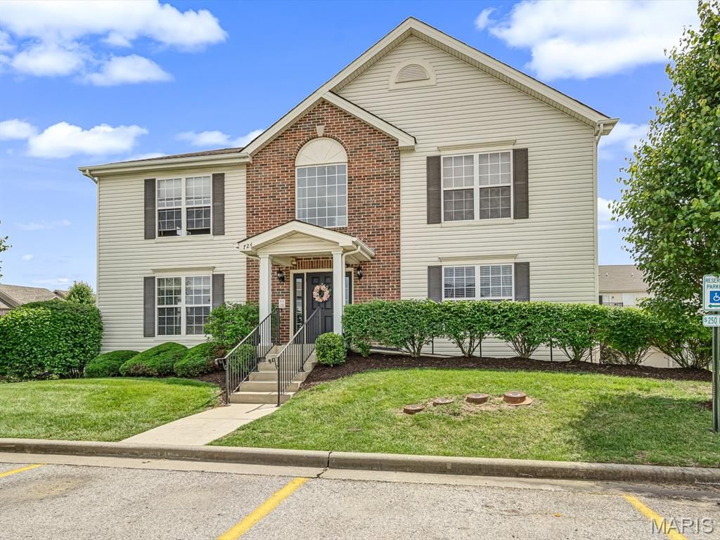 724 Harbor Woods Drive B, Fairview Heights, IL 62208