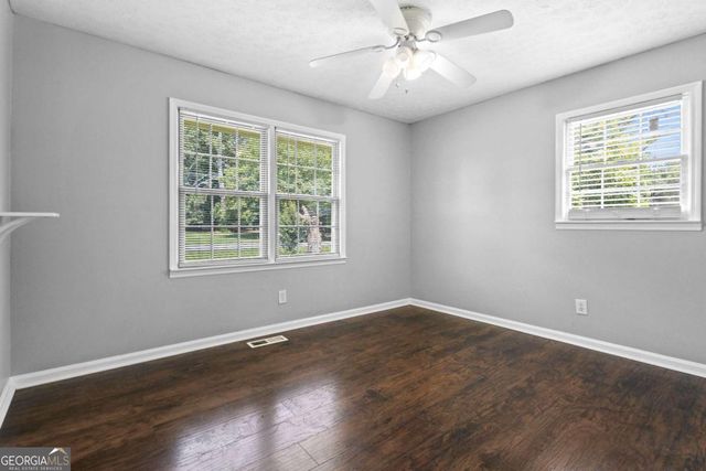 129 Green Meadow Lane, Calhoun, GA 30701