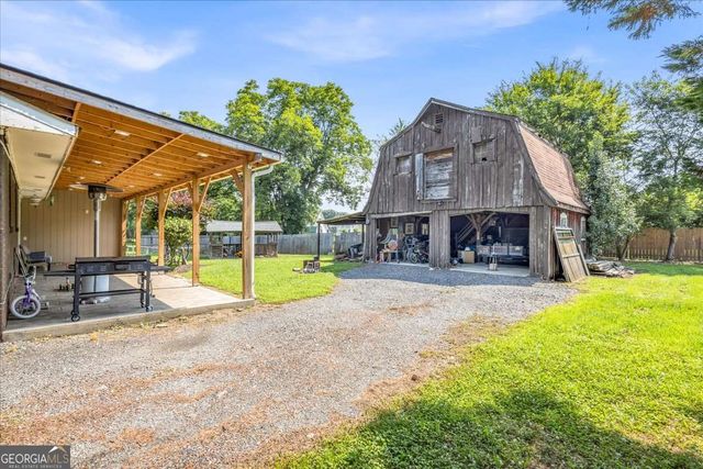 129 Green Meadow Lane, Calhoun, GA 30701