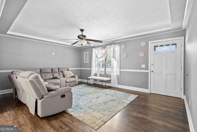 129 Green Meadow Lane, Calhoun, GA 30701