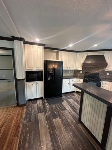 211 Church Hill Rd, Westpoint, TN 38486