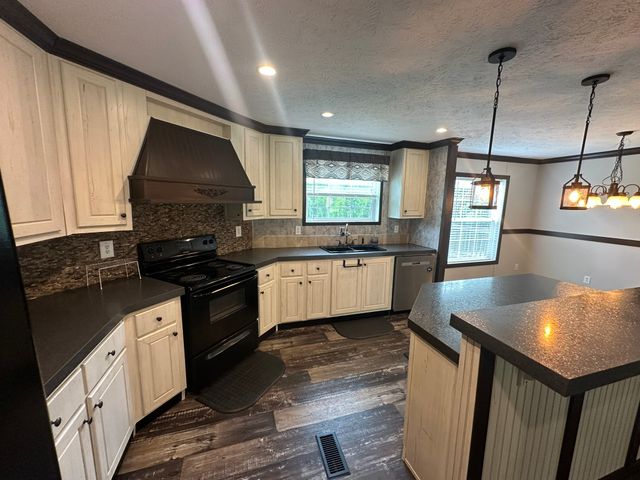 211 Church Hill Rd, Westpoint, TN 38486