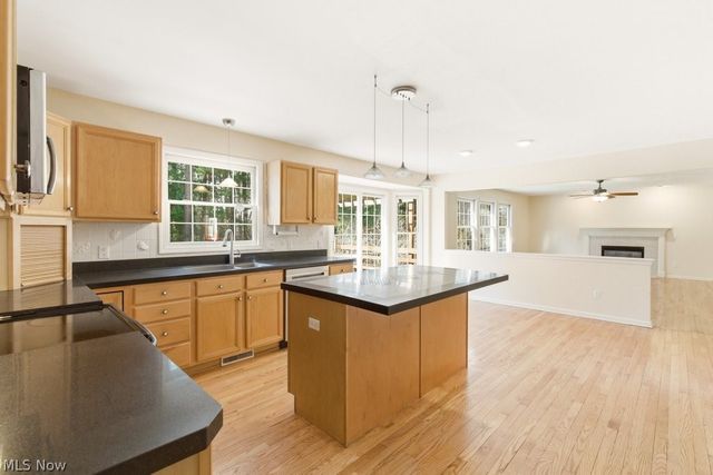 34390 Appleview Way, Solon, OH 44139