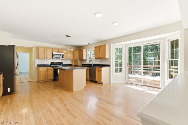 34390 Appleview Way, Solon, OH 44139