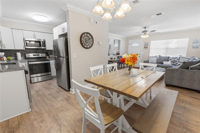 606 HOLT CIRCLE, Winter Haven, FL 33880