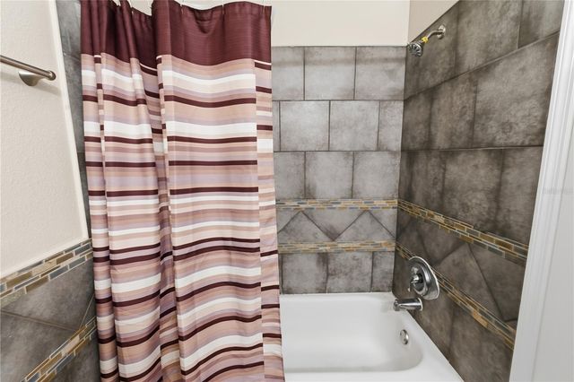 606 HOLT CIRCLE, Winter Haven, FL 33880