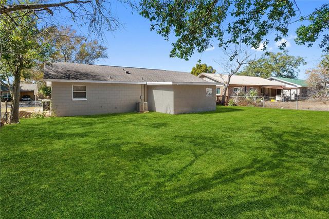 606 HOLT CIRCLE, Winter Haven, FL 33880