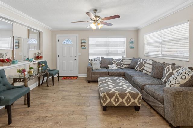 606 HOLT CIRCLE, Winter Haven, FL 33880