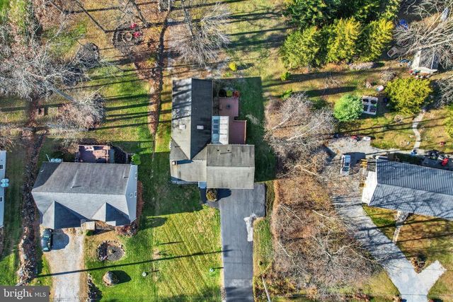 27 MCCANDLESS DR, East Berlin, PA 17316