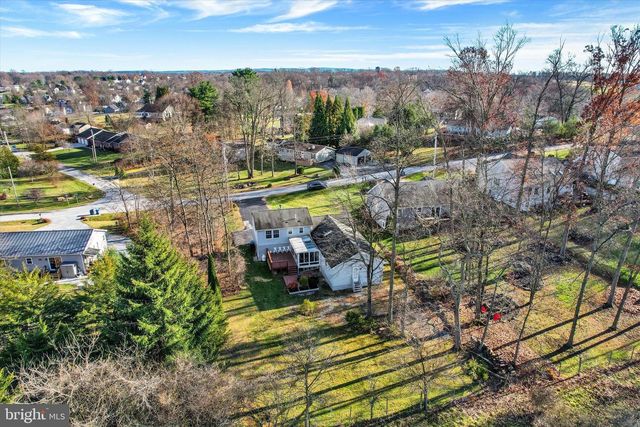 27 MCCANDLESS DR, East Berlin, PA 17316