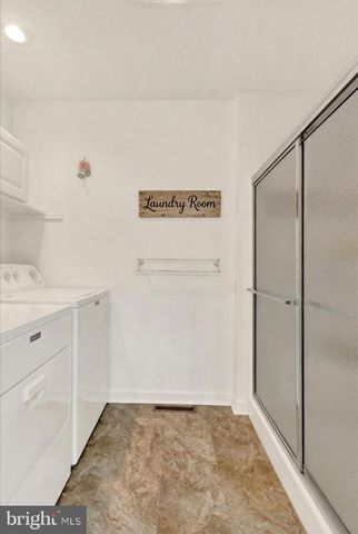 27 MCCANDLESS DR, East Berlin, PA 17316