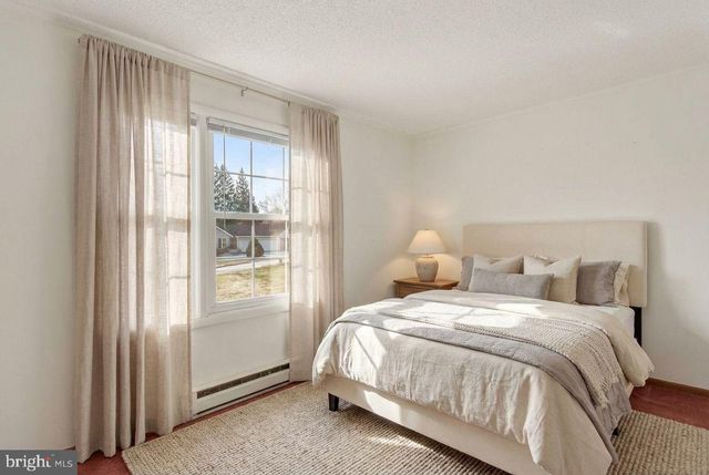 27 MCCANDLESS DR, East Berlin, PA 17316