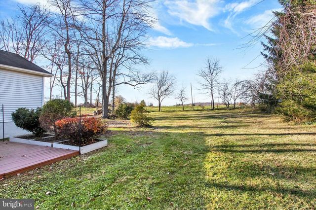 27 MCCANDLESS DR, East Berlin, PA 17316