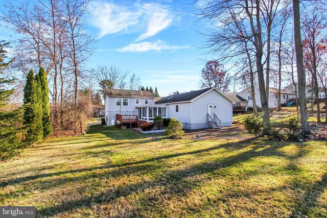 27 MCCANDLESS DR, East Berlin, PA 17316