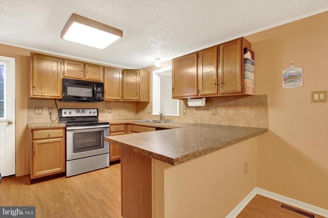 27 MCCANDLESS DR, East Berlin, PA 17316