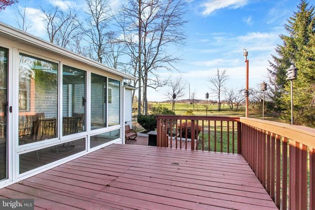 27 MCCANDLESS DR, East Berlin, PA 17316