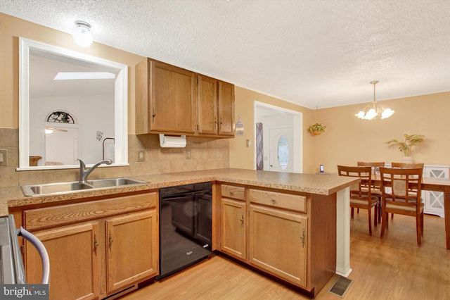 27 MCCANDLESS DR, East Berlin, PA 17316