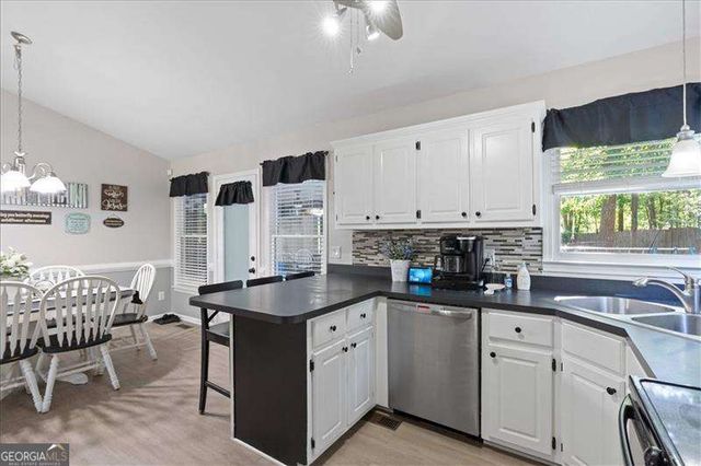 25 Leslie Cove SE, Cartersville, GA 30121