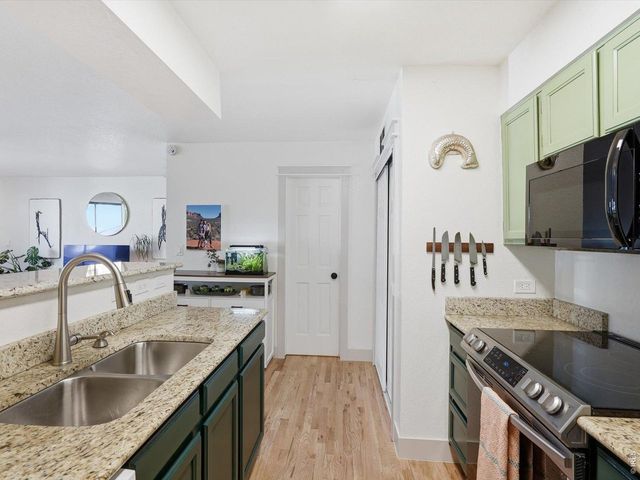 5020 Buckingham Rd, Boulder, CO 80301