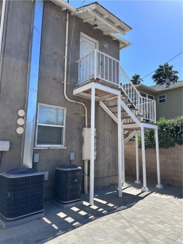 824 W Glenoaks, Glendale, CA 91202