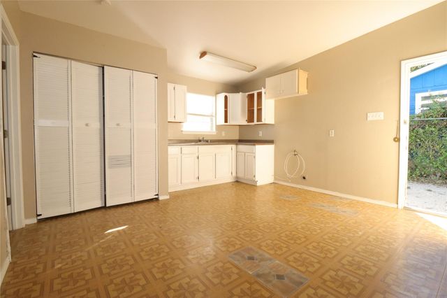 164 Grapeland Ave, San Antonio, TX 78214