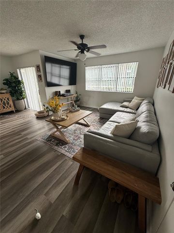 510 S Park Rd 10-14, Hollywood, FL 33021