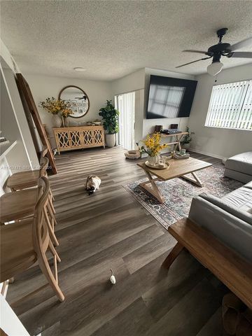 510 S Park Rd 10-14, Hollywood, FL 33021