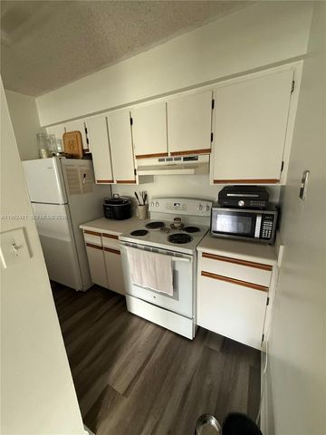 510 S Park Rd 10-14, Hollywood, FL 33021