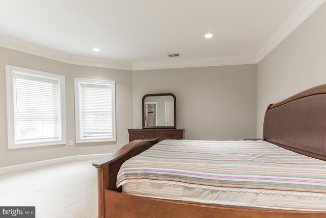 6529 FAIRLAWN DR, Mclean, VA 22101