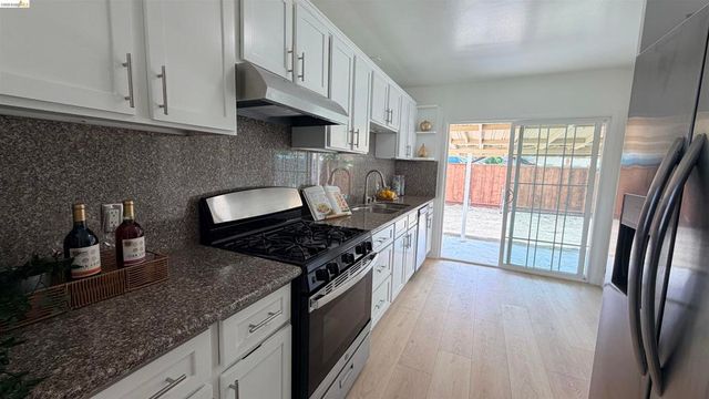 954 Folsom Ave, Hayward, CA 94544
