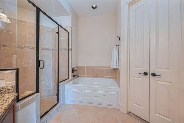 58 Briar Hollow Lane 303, Houston, TX 77027